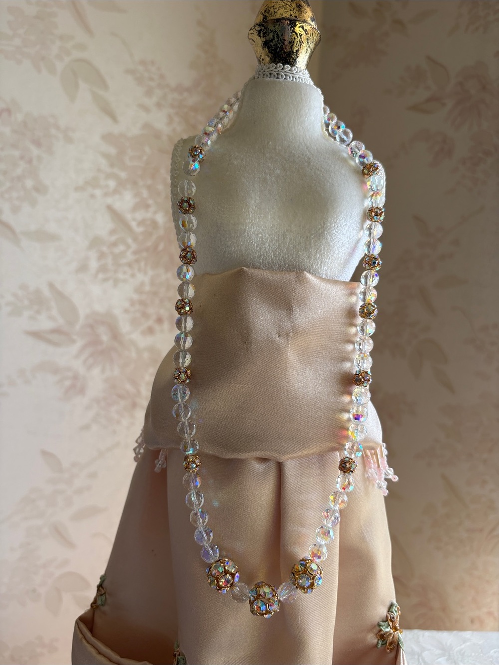 Iridescent Crystal Beaded Necklace - Clear/Pink